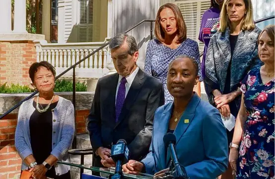  ?? GARY D. ROBERTSON/ASSOCIATED PRESS/FILE 2022 ?? Laphonza Butler (right) made high-level political connection­s in California as head of the state’s largest labor union.