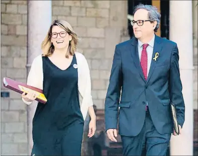  ?? QUIQUE GARCÍA / EFE ?? Elsa Artadi y Quim Torra, ayer camino de la reunión del Govern en el Palau de la Generalita­t