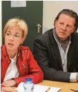  ??  ?? Die beiden Augsburger Stadträte der Freien Wähler: Regina Stuber Schneider und Volker Schafitel.