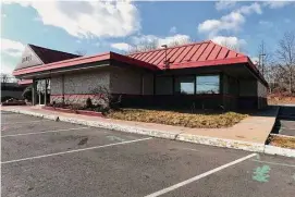  ?? Arnold Gold/Hearst Connecticu­t Media file photo ?? The former Denny’s on Sawmill Road in West Haven last winter.