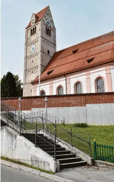  ?? Foto: Thorsten Jordan ?? Drei Jahre lang wurde die Pfarrkirch­e in Leeder renoviert. Der Abschluss der Arbeiten wurde jetzt gemeinsam mit dem Patroziniu­m gefeiert.