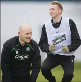  ??  ?? Thomas Gravesen and Derek Riordan in training for Celtic