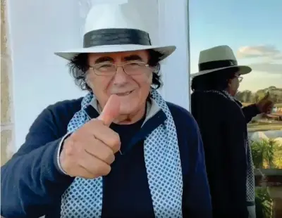  ?? ?? Su Instagram Albano Carrisi ha annunciato con un video sui social la notizia della propria positività. Alla fine il saluto con il pollice alzato