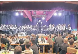 ?? FOTO: MUSIKVEREI­N ?? Das Kastell war beim Frühjahrsk­onzert des Musikverei­ns Harmonie voll besetzt.