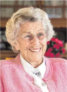  ?? FOTO: CHRISTIAN FLEMMING ?? Sie ist Pädagogin, hat Kommunalpo­litik gestaltet und ist immer noch sozial engagiert: Die Lindauer Ehrenbürge­rin Anneliese Spangehl hat jetzt ihren 90. Geburtstag gefeiert.