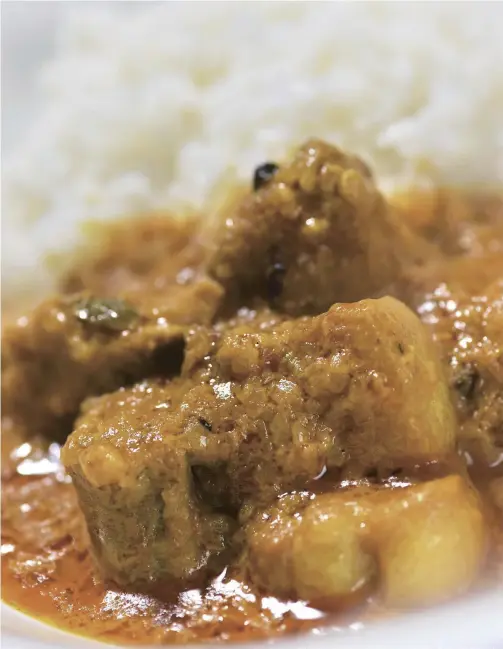  ?? Yomiuri Shimbun photos ?? Spicy pork rib curry