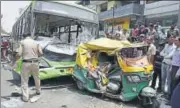  ?? SUSHIL KUMAR/HT ?? Two people were killed after a DTC bus hit two erickshaws and an auto near the Azadpur Metro station on Wednesday.