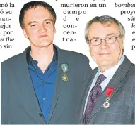  ??  ?? CINEFILO. Forman junto a Quentin Tarantino.