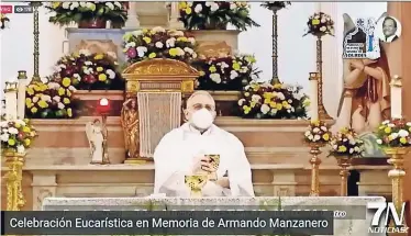  ??  ?? seguidores del compositor Armando Manzanero se unieron para darle el último adiós, aunque fuera de manera remota y sin la familia presente