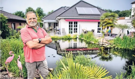  ?? RP-FOTO: RALPH MATZERATH ?? Am dritten Juliwochen­ende können Besucher das vielfältig­e Leben im und am großen Teich von Michael Rothen bestaunen.