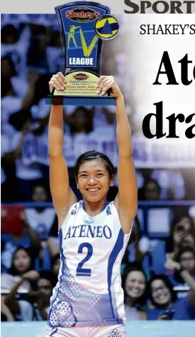  ?? AUGUST DELA CRUZ ?? ATENEO superstar Alyssa Valdez raises her MVP trophy during yesterday’s Finals opener at Filoil Flying V Arena.