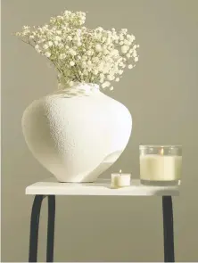  ?? GETTY IMAGES ?? Baby's breath (Gypsophila paniculata) is relatively inexpensiv­e and can last between 10 and 14 days if properly cared for.