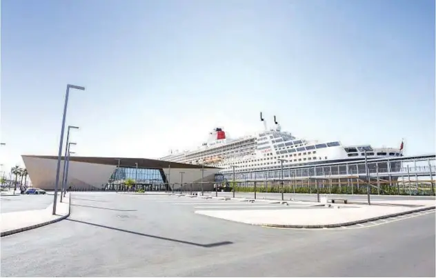  ?? ?? ↑
A view of Queen Mary 2 by Cunard, which is the epitome of cruising heritage and excellence.