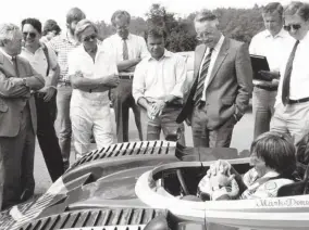  ??  ?? Above left: In 1975, Donohue set a new world closedcour­se record of 221.120 mph in this 917/30 equipped with dual intercoole­rs