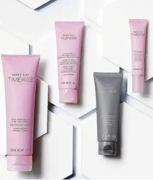  ??  ?? Preventing aging: The new Mary Kay Timewise Miracle Set 3D contains patent-pending Age Minimize 3D Complex made of encapsulat­ed resveratro­l, vitamin B3, and an age-defying peptide.