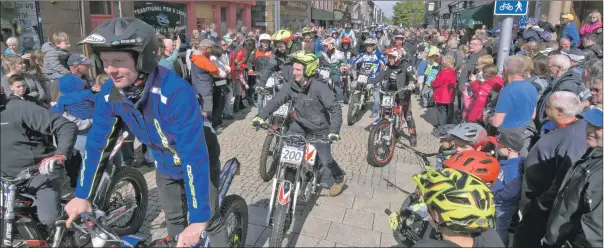  ?? Photograph: Iain Ferguson, The Write Image ?? A large crowd of up to 4,000 people line Fort William High Street to cheer on the parade of riders who have this week been taking part in this year’s Scottish Six Days Trial.