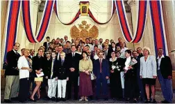  ?? E.M. ?? Miembros de la dinastía Románov en San Petersburg­o en 2000.
