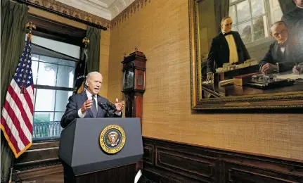 ?? AFP ?? El presidente de Estados Unidos dio un discurso solemne por TV en cadena nacional
PRESIDENTE