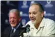  ?? MICHAEL CONROY — THE
ASSOCIATED PRESS ?? Indianapol­is Colts head coach Chuck Pagano speaks after the announceme­nt of his contract extension as owner Jim Irsay, left, looks on during a press conference at the NFL team’s practice facility Indianapol­is, Monday.
in