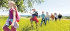  ?? FOTO: ROLAND RASEMANN ?? Zu kleneren Wanderunge­n lädt die Lebenshilf­e Kinder ein.