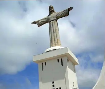  ??  ?? Cristo Rei (Lubango)