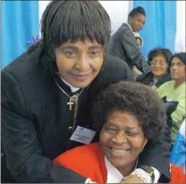  ??  ?? STRONG WOMEN: Winnie Madikizela-Mandela and the now late Albertina Sisulu.