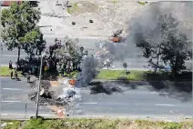  ?? ANGELO CHAMBA / EXPRESO ?? Obstáculos. En las vías del norte aún permanecen los bloqueos.