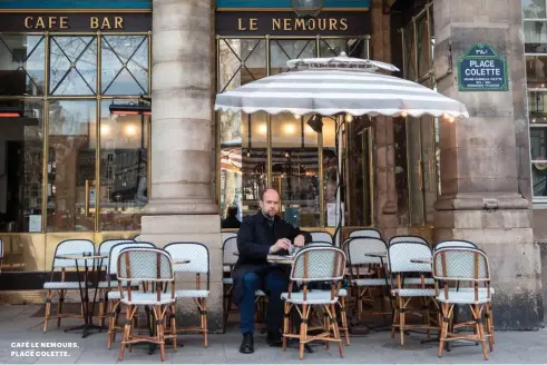  ??  ?? CAFÉ LE NEMOURS, PLACE COLETTE.