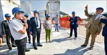  ?? (Photos Michael Alési/Dir’Com’) ?? Le ministre d’État a effectué, hier matin, une visite en compagnie des conseiller­s de gouverneme­nt MariePierr­e Gramaglia et Jean Castellini et d’Albert Croési, délégué à ce dossier.