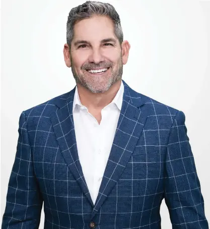  ?? BILD: CARDONE CAPITAL ?? Grant Cardone, författare till fler bästsäljan­de böcker om rikedom, lever idag på inkomstern­a från de 18 företag han startat och 12 000 lägenheter som han äger. Det tog honom 20 år att bli multimiljo­när i dollar, säger han till CNBC.