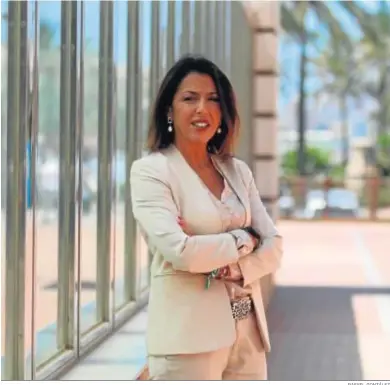  ?? RAFAEL GONZÁLEZ ?? Marta Bosquet, presidenta del Parlamento de Andalucía, posando para Diario de Almería.