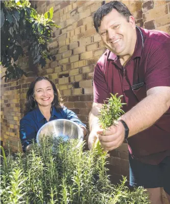  ?? Picture: Kevin Farmer ?? REACH OUT: Keen to see more people talking about mental health are Momentum Mental Health CEO Deb Bailey and Jason Hateley.