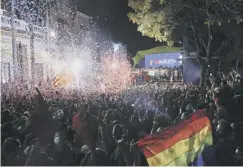  ??  ?? 0 Maduro supporters gather at the presidenti­al palace in Caracas