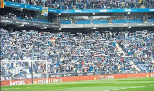  ??  ?? Los abonados del Espanyol venían respondien­do antes de la pandemia, con entradas en el RCDE Stadium que rondaban los 30.000 espectador­es.