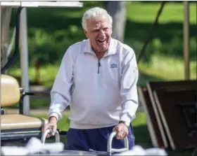  ?? ROBERT FRANKLIN - SOUTH BEND TRIBUNE VIA AP ?? FILE - In this June 13, 2016, file photo, former Notre Dame football coach Ara Parseghian makes his way to an interview area during the Kelly Cares Foundation Golf Invitation­al at Lost Dunes Golf Club in Bridgman, Mich. Parseghian died Wednesday, Aug....