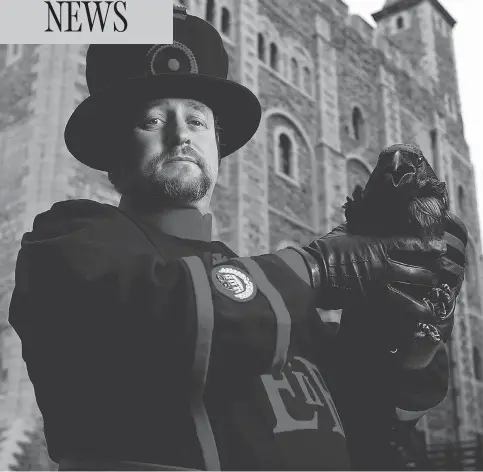  ?? HARPER COLLINS ?? Christophe­r Skaife, the Ravenmaste­r at the Tower of London, is shown with one of his charges. Skaife has written a memoir about his experience.