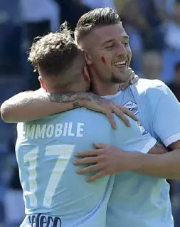  ??  ?? Pezzo pregiato Sergei Milinkovic-Savic, a destra, 23 anni, con Immobile