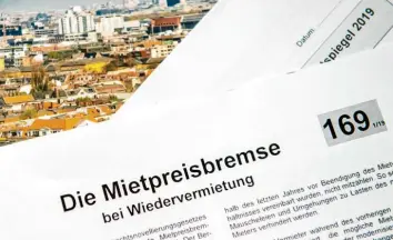  ?? Foto: Zacharie Scheurer, tmn ?? Die Mietpreisb­remse hat jetzt etwas mehr Biss. Im Zweifel müssen Mieter aber vor Gericht ziehen, um ihre Rechte durchzuset­zen.