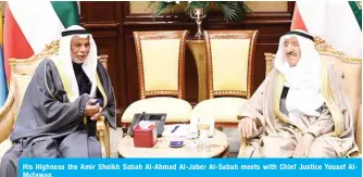  ??  ?? His Highness the Amir Sheikh Sabah Al-Ahmad Al-Jaber Al-Sabah meets with Chief Justice Yousef AlMutawaa.