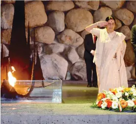  ?? PTI ?? External affairs minister Sushma Swaraj pays tribute to the six million Jews who were killed by the Nazis during the Holocaust at Yad Vashem, Jerusalem, on Monday. —