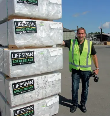  ??  ?? Above: Mark Taylor, General Manager at Tenon, with the Lifespan Solid Select-branded products that differenti­ate them from other Radiata timber in key internatio­nal markets.