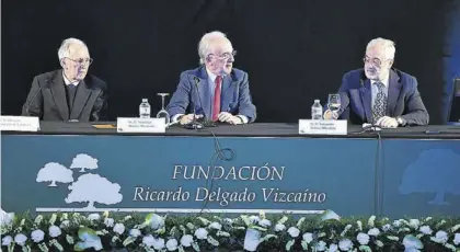  ?? RAFA SÁNCHEZ ?? Una de las mesas de la primera sesión de las Jornadas de Otoño de la Fundación Ricardo Delgado Vizcaíno.