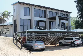  ??  ?? This upmarket office building in Durban North will be auctioned by In2assets at the Durban Country Club on Tuesday.