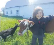  ??  ?? Lors du Défi48 de La Ruche, les 7 et 8 août, les visiteurs pourront côtoyer des animaux selon le concept que les Larivière souhaitent réaliser.