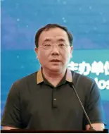  ??  ?? 世界中餐业联合会常务­副会长邢颖