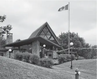  ?? IAN NATHANSON • CAPE BRETON POST ?? The Alexander Graham Bell museum in Baddeck. According to Expedia.ca users, the community is considered “an East Coast escape on Cape Breton Island.”