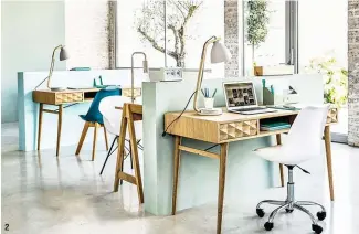  ??  ?? 1. Bureau Clément et chaise Iceberg (But). 2. Ensemble bureau (Maisons du Monde catalogue Pro). 3. Bureau Kyu (Camif). 4. Carnets (Papier Tigre). 5. Espace de coworking Station F par Maisons du Monde.