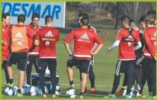  ?? FOTOBAIRES ?? CONFIRMADO­S. Gallardo ya tiene los once para mañana.