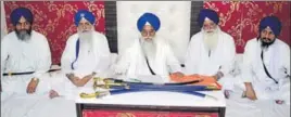  ?? SAMEER SEHGAL/HT ?? Giani Gurbachan Singh (centre) with other Sikh high priests in a meeting at the Akal Takht secretaria­t in the Golden Temple complex in Amritsar on Thursday.