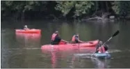  ?? MARIAN DENNIS - DIGITAL FIRST MEDIA ?? Kayakers enjoy an afternoon on the Schuylkill River by Riverfront Park.